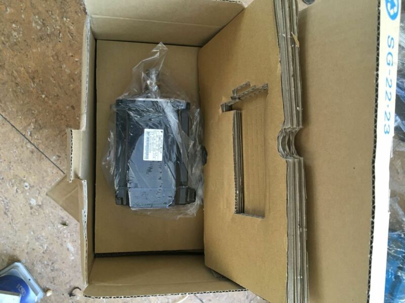 NEW ORIGINAL YASKAWA AC SERVO MOTOR Please wait for you EXPEDITED SHIPPING - Click Image to Close