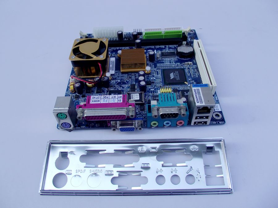 Gigabyte VIA mini-ITX GA-PCV2 Motherboard - zum Schließen ins Bild klicken