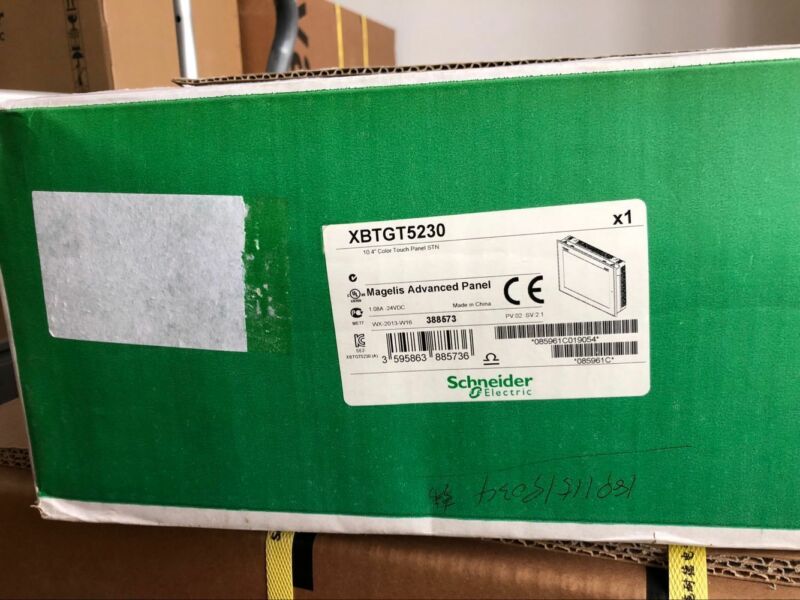 SCHNEIDER XBTGT5230 New In Box 1PCS