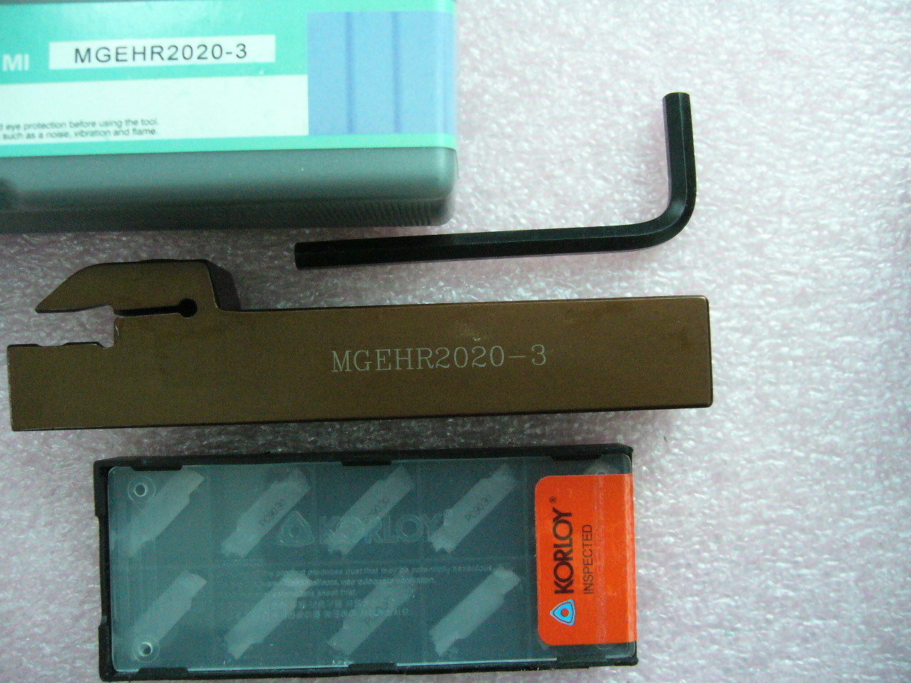 Grooving Parting 3mm Korloy inserts MGMN300-M PC9030 with Toolholder MGEHR2020-3