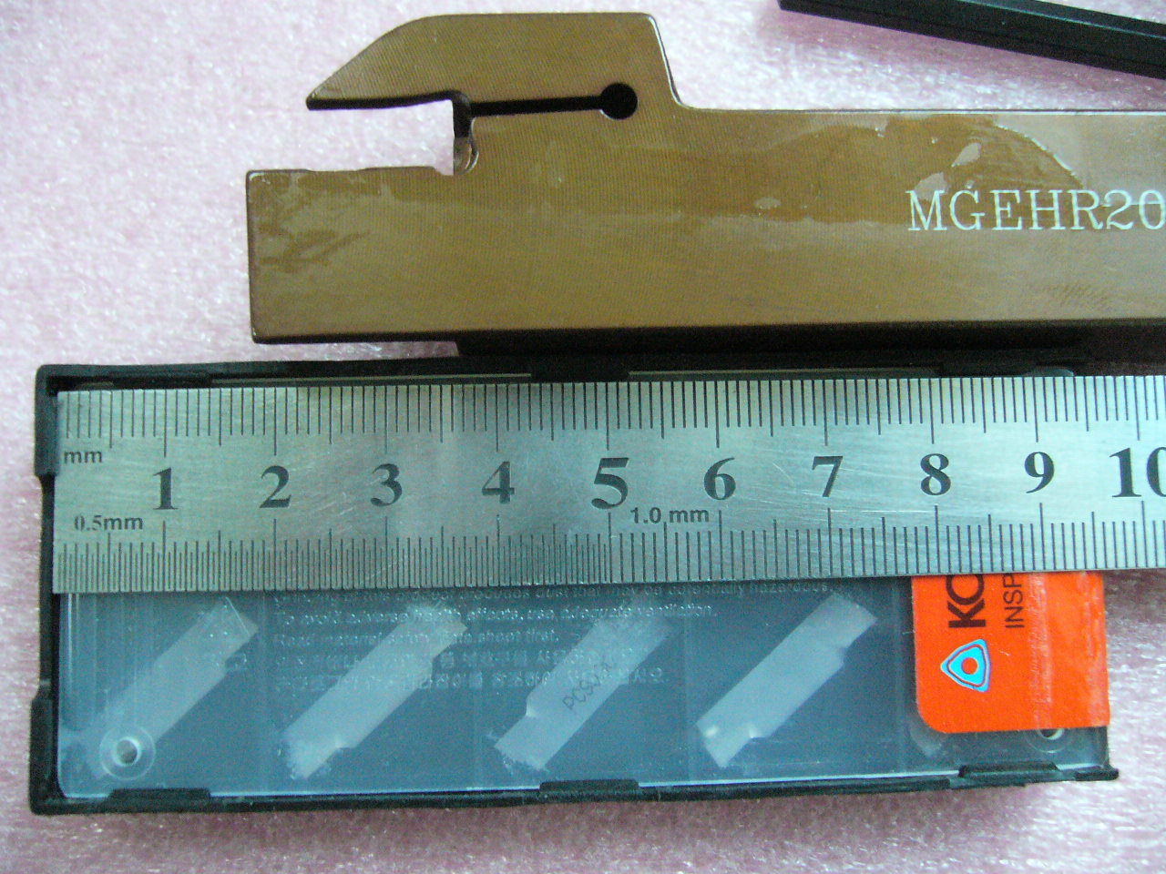 Grooving Parting 3mm Korloy inserts MGMN300-M PC9030 with Toolholder MGEHR2020-3 - zum Schließen ins Bild klicken
