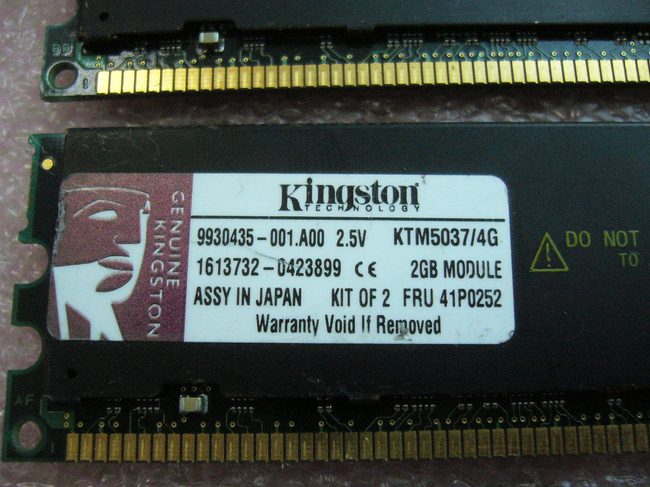 1x 2GB Kingston KTM5037/4G DDR 266,PC2100R ECC Registered Server memory 41P0252