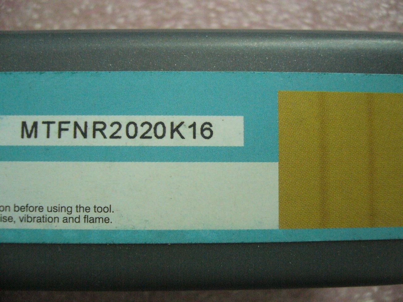 External Turning Toolholder MTFNR2020K16 for inserts TNMG1604.. TNMG33... - zum Schließen ins Bild klicken