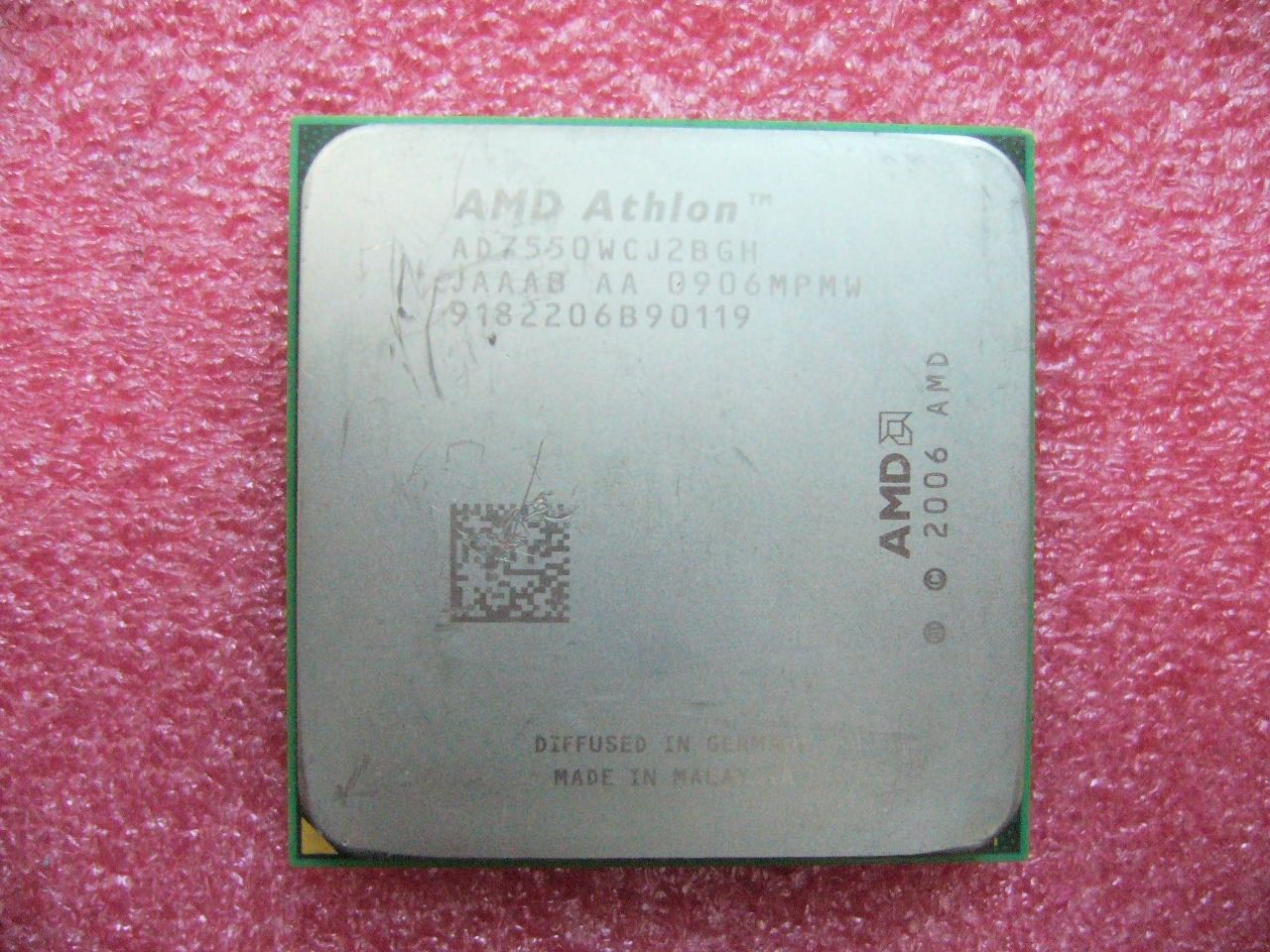 QTY 1x AMD Athlon X2 7550 2.5 GHz Dual-Core (AD7550WCJ2BGH) CPU Socket AM2+