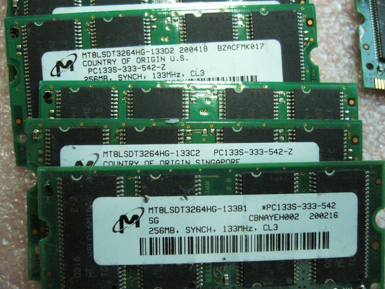 Lot 512MB QTY 2x 256MB SDRAM PC133Mhz laptop memory stick - Click Image to Close