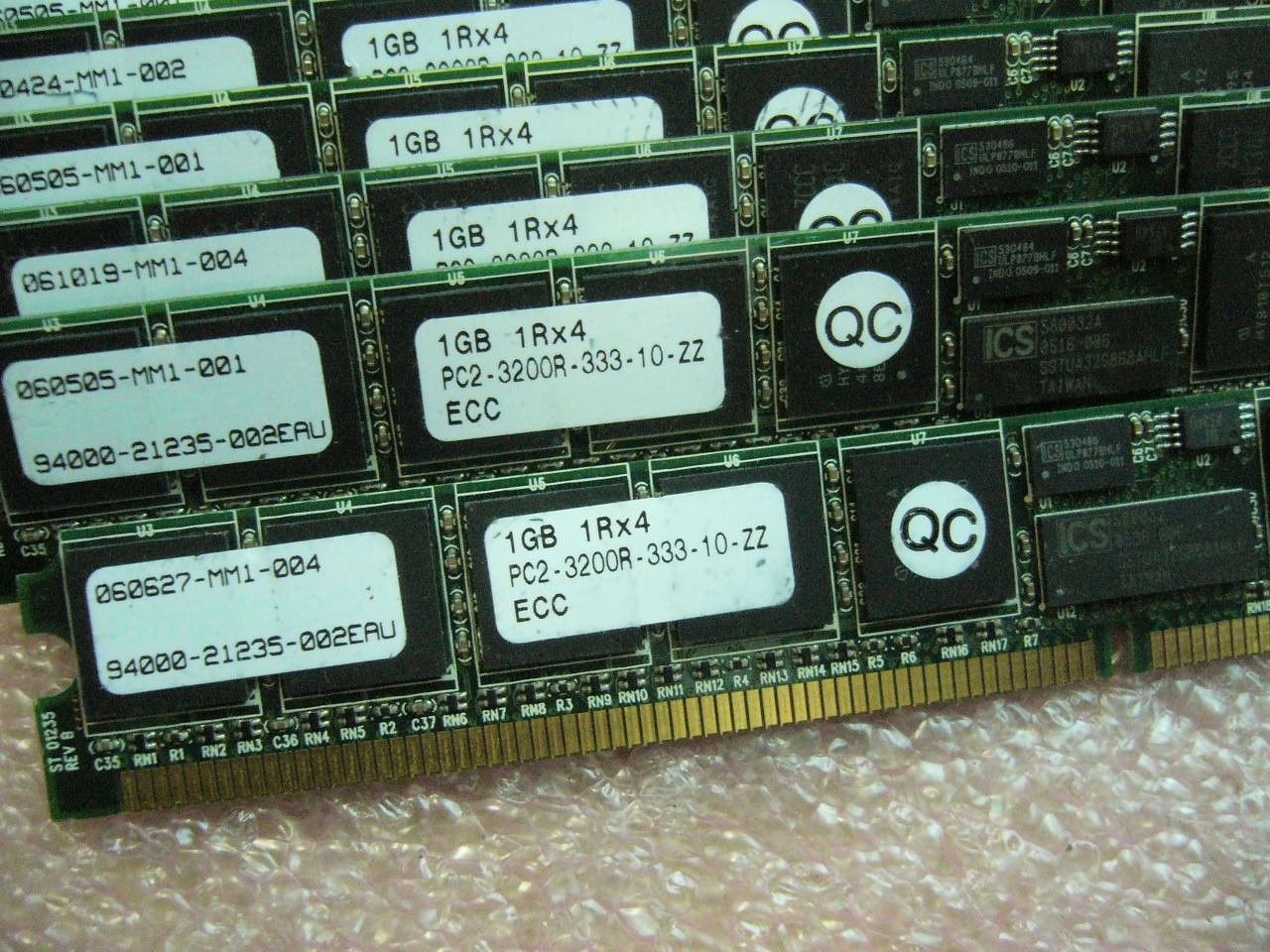 QTY 1x 1GB DDR2 PC2-3200R-333 1Rx4 ECC Registered Server memory Low Profile