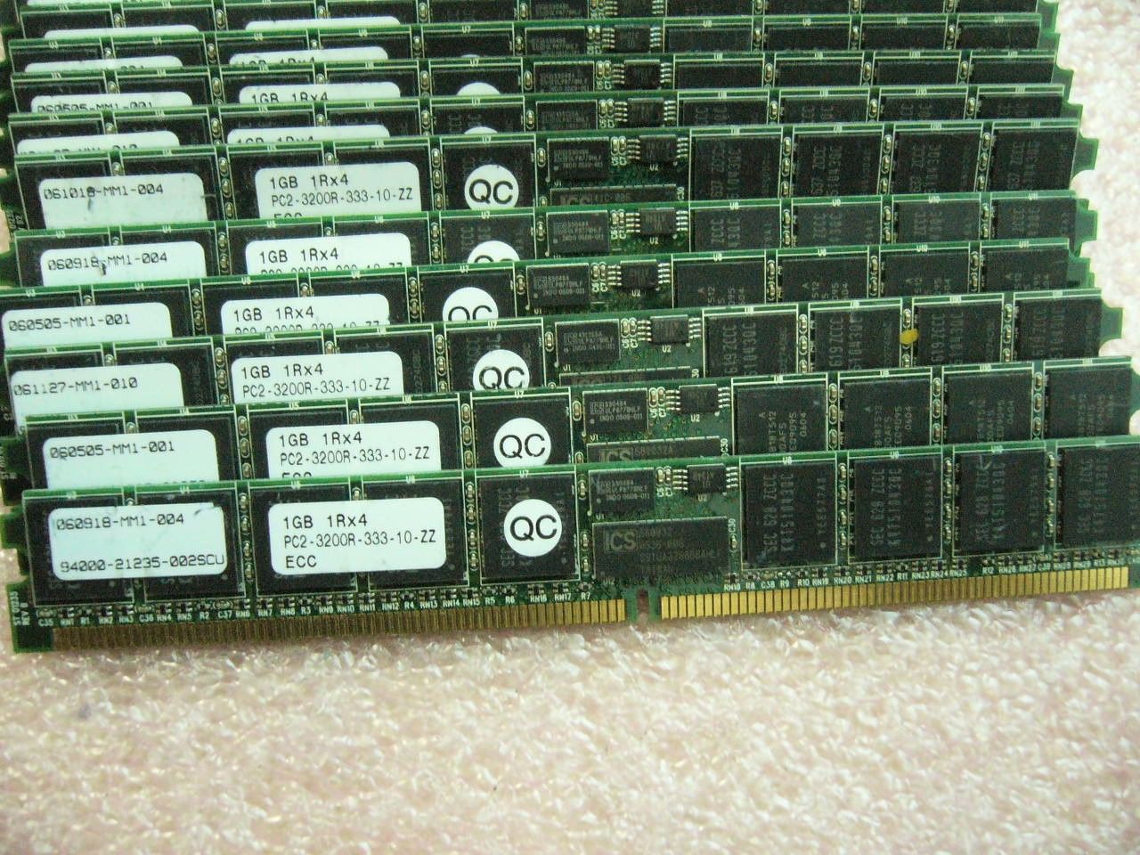 QTY 1x 1GB DDR2 PC2-3200R-333 1Rx4 ECC Registered Server memory Low Profile - zum Schließen ins Bild klicken