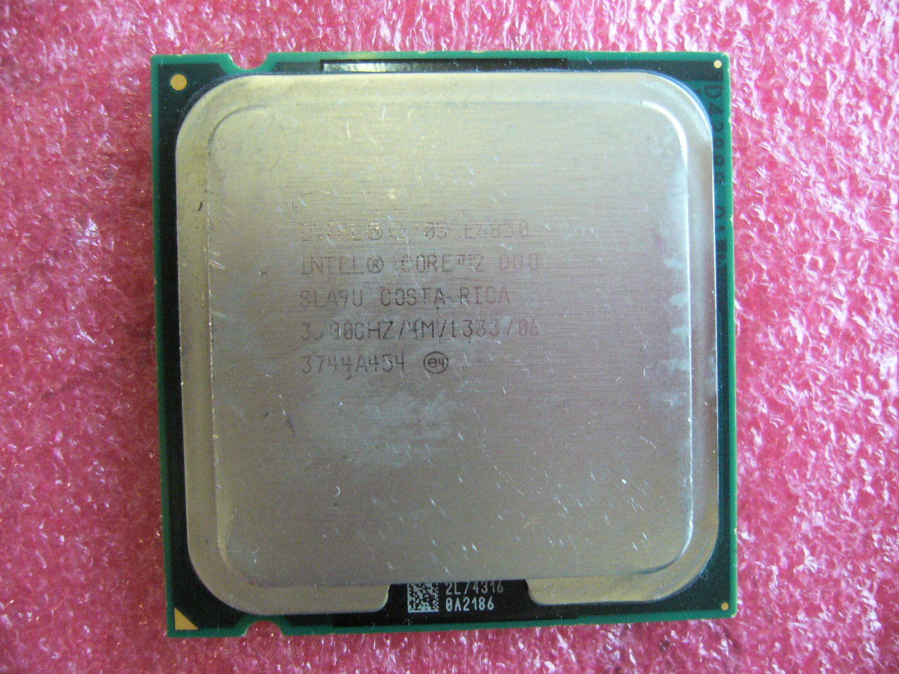 QTY 1x INTEL Core 2 Duo E6850 CPU 3.0GHz 4MB/1333Mhz LGA775 SLA9U - zum Schließen ins Bild klicken
