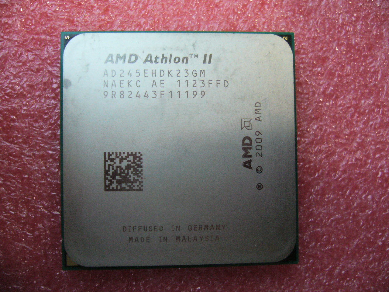 QTY 1x AMD Athlon II X2 245e 2.9 GHz Dual-Core (AD245EHDK23GM) CPU AM3 45W