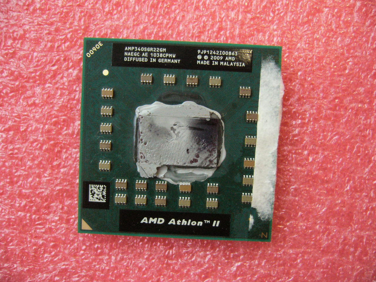 QTY 1x AMD Athlon II P340 2.2GHz Dual-Core (AMP340SGR22GM) Laptop CPU Socket S1