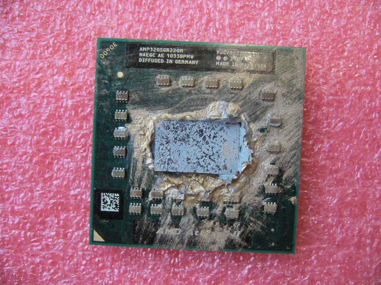 QTY 1x AMD Athlon II P320 2.1GHz Dual-Core (AMP320SGR22GM) Laptop CPU Socket S1 - zum Schließen ins Bild klicken