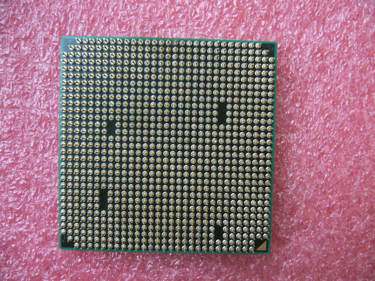 QTY 1x AMD Phenom II X4 830 2.8 GHz Quad-Core (HDX830WFK4DGM) CPU AM3 938-Pin - Click Image to Close