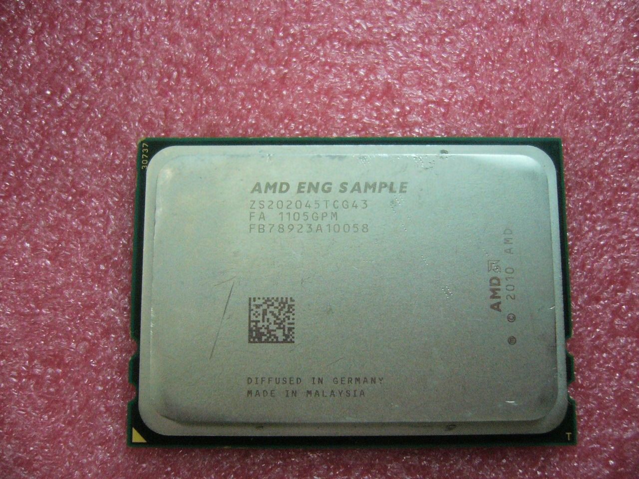 QTY 1x AMD 12-Cores 2.0GHz ZS202045TCG43 ES CPU G34 - zum Schließen ins Bild klicken