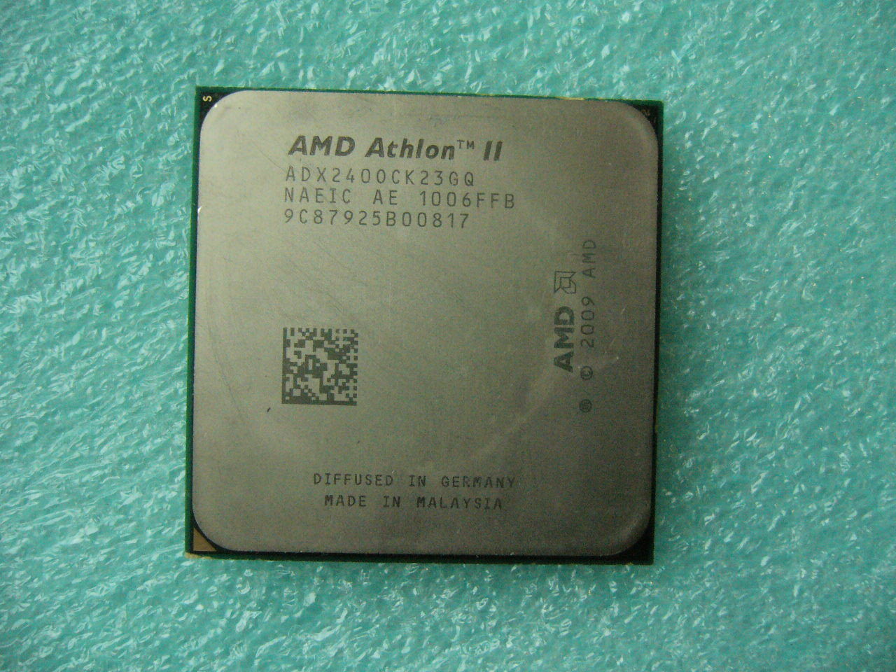 QTY 1x AMD Athlon II X2 240 2.8 GHz Dual-Core (ADX240OCK23GQ) CPU Socket AM3