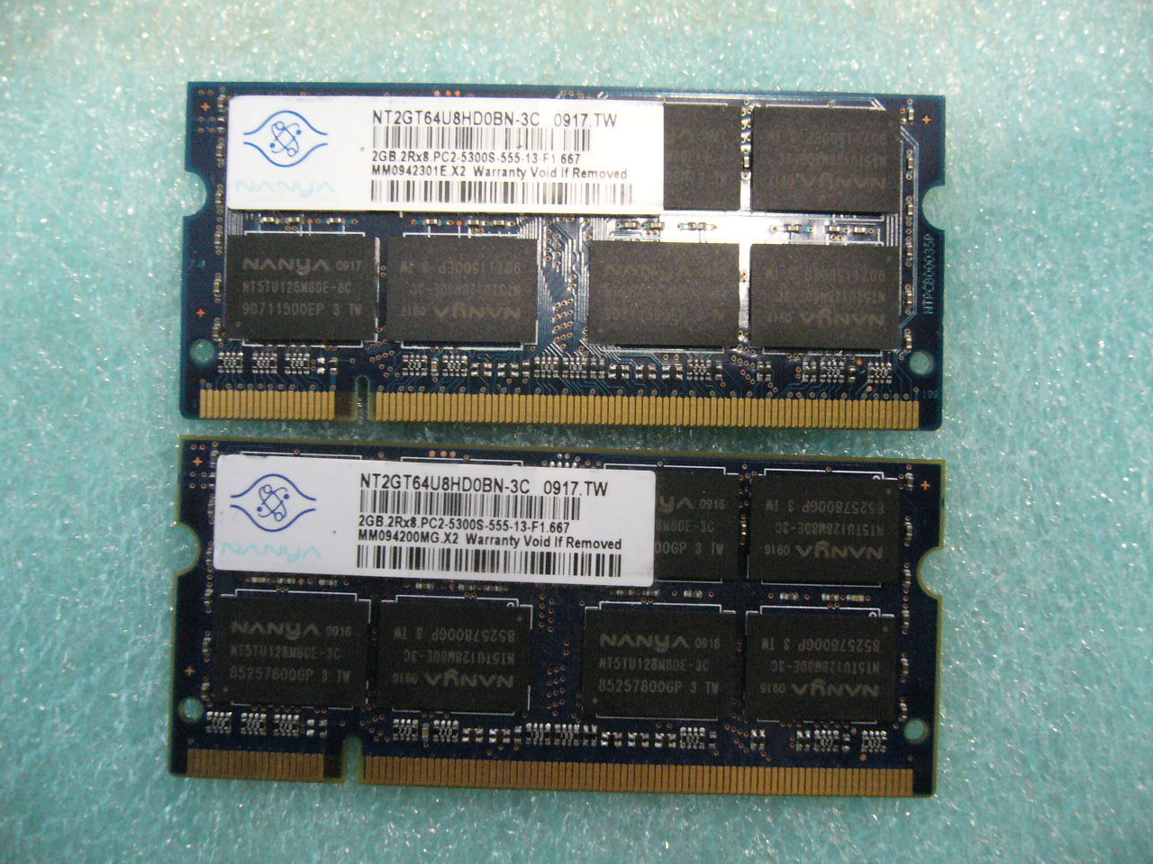 4GB Lot, QTY 2x 2GB Nanya DDR2 PC2-5300S 200-pins SO-DIMM memory NT2GT64U8HD0BN