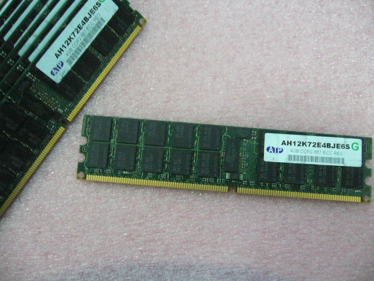 QTY 1x 4GB PC2-5300P 2Rx4 DDR2 667MHz ECC Registered Memory ATP - zum Schließen ins Bild klicken