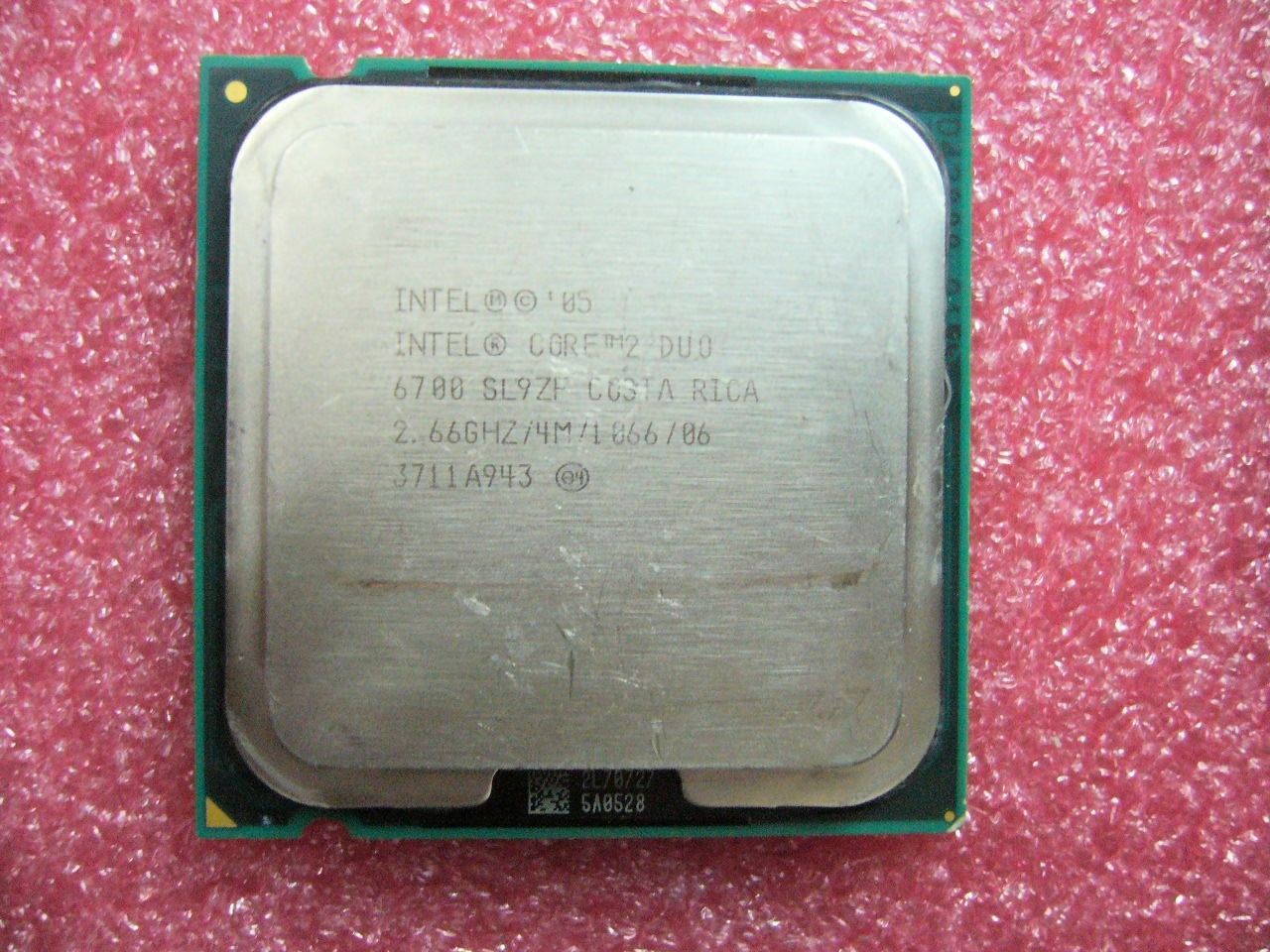QTY 1x INTEL Core 2 Duo 6700 CPU 2.66GHz 4MB/1066Mhz LGA775 SL9ZF SL9S7