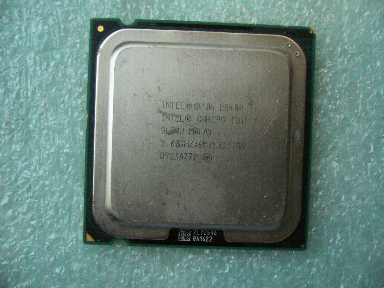 QTY 1x INTEL Core 2 Duo E8400 CPU 3.0GHz 6MB/1333Mhz LGA775 SLB9J SLAPL