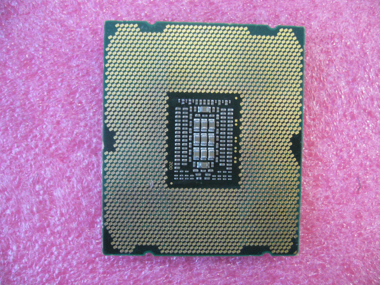 QTY 1x Intel CPU E5-2620 CPU 6-Cores 2.0Ghz LGA2011 SR0KW Mem Channel damaged - Click Image to Close