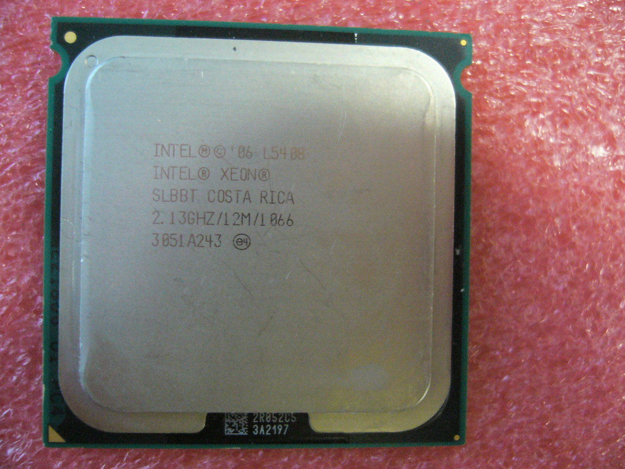 QTY 1x Intel Xeon CPU Quad Core L5408 2.13Ghz/12MB/1066Mhz LGA771 SLBBT TDP 40W - zum Schließen ins Bild klicken