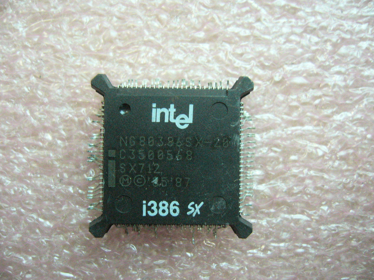 QTY 1x Vintage CPU Intel NG80386SX-20 SX712 i386 SX