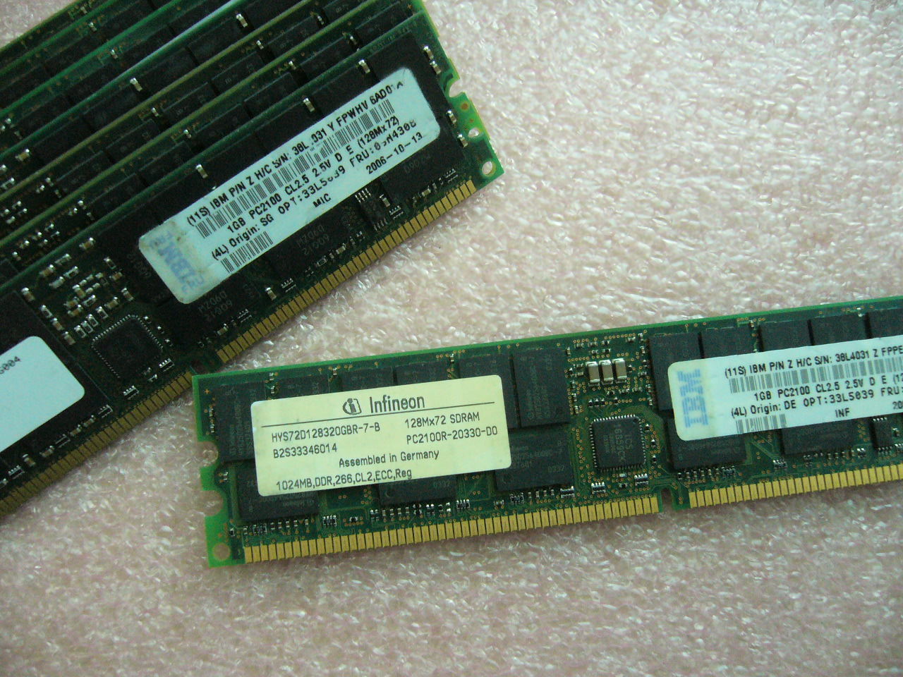 QTY 1x 2GB IBM FRU 73P2274 DDR 333,PC2700R ECC Registered Server memory