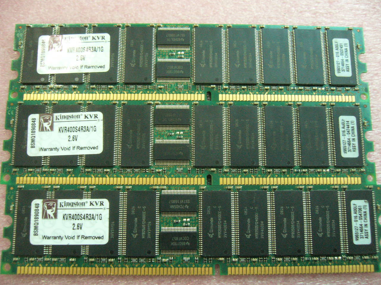 1x 1GB Kingston KVR400S4R3A/1G PC-3200R ECC Registered Server memory