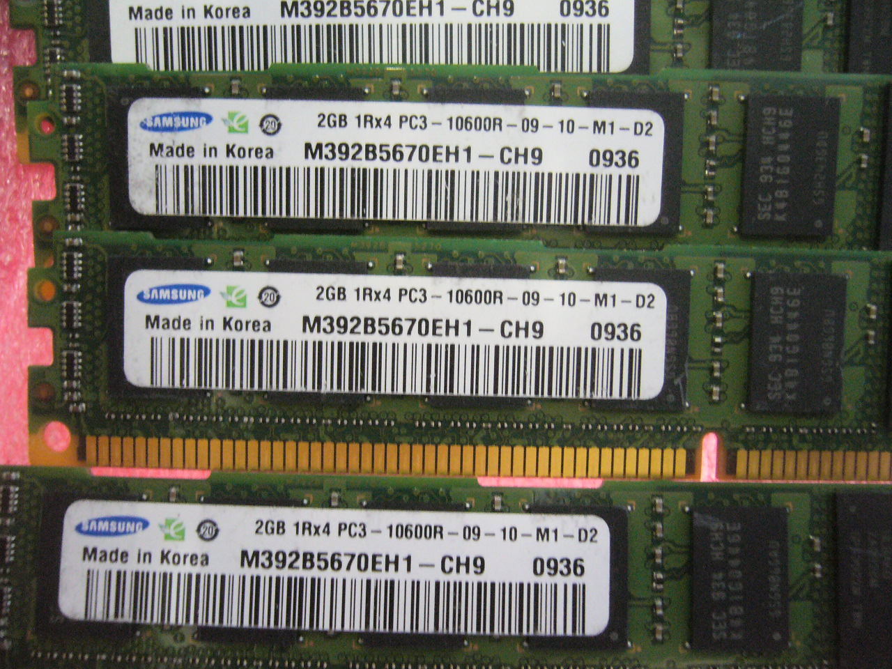 QTY 1x 2GB DDR3 PC3-10600R ECC Registered memory IBM P/N 43X5051 - Click Image to Close