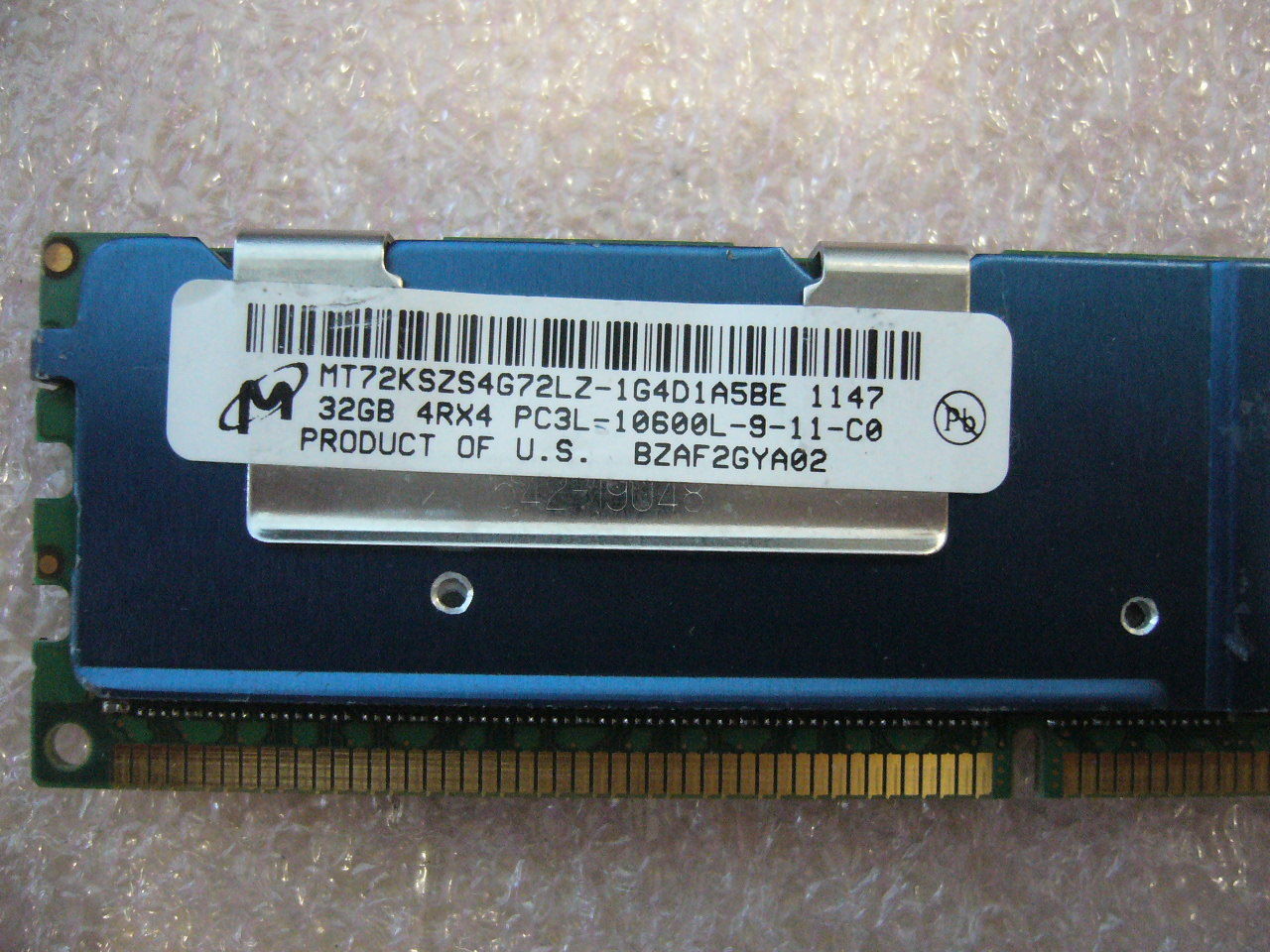 QTY 1x 32GB DDR3 4Rx4 PC3L-10600L ECC Registered memory Micron MT72KSZS4G72LZ - zum Schließen ins Bild klicken