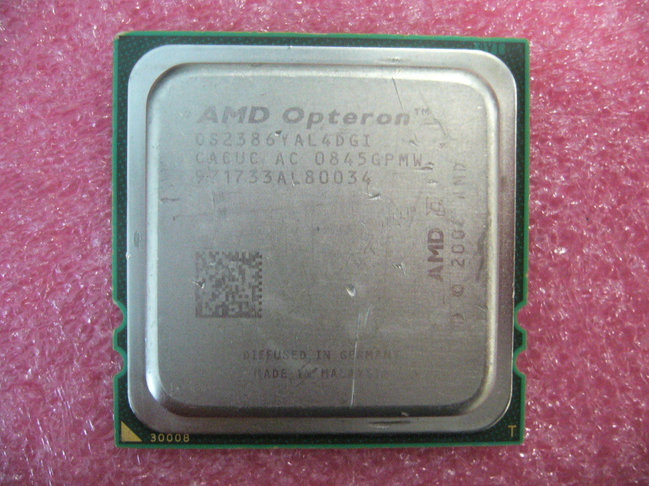QTY 1x AMD Opteron 2386 2.8 GHz Quad-Core (OS2386YAL4DGI) CPU Socket F 1207