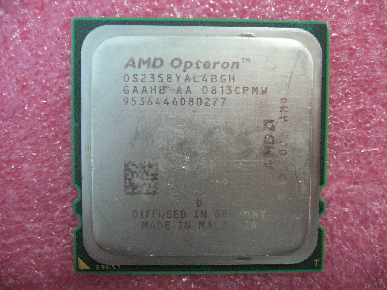 QTY 1x AMD Opteron 2358 SE 2.4 GHz Quad-Core (OS2358YAL4BGH) CPU Socket F 1207 - zum Schließen ins Bild klicken
