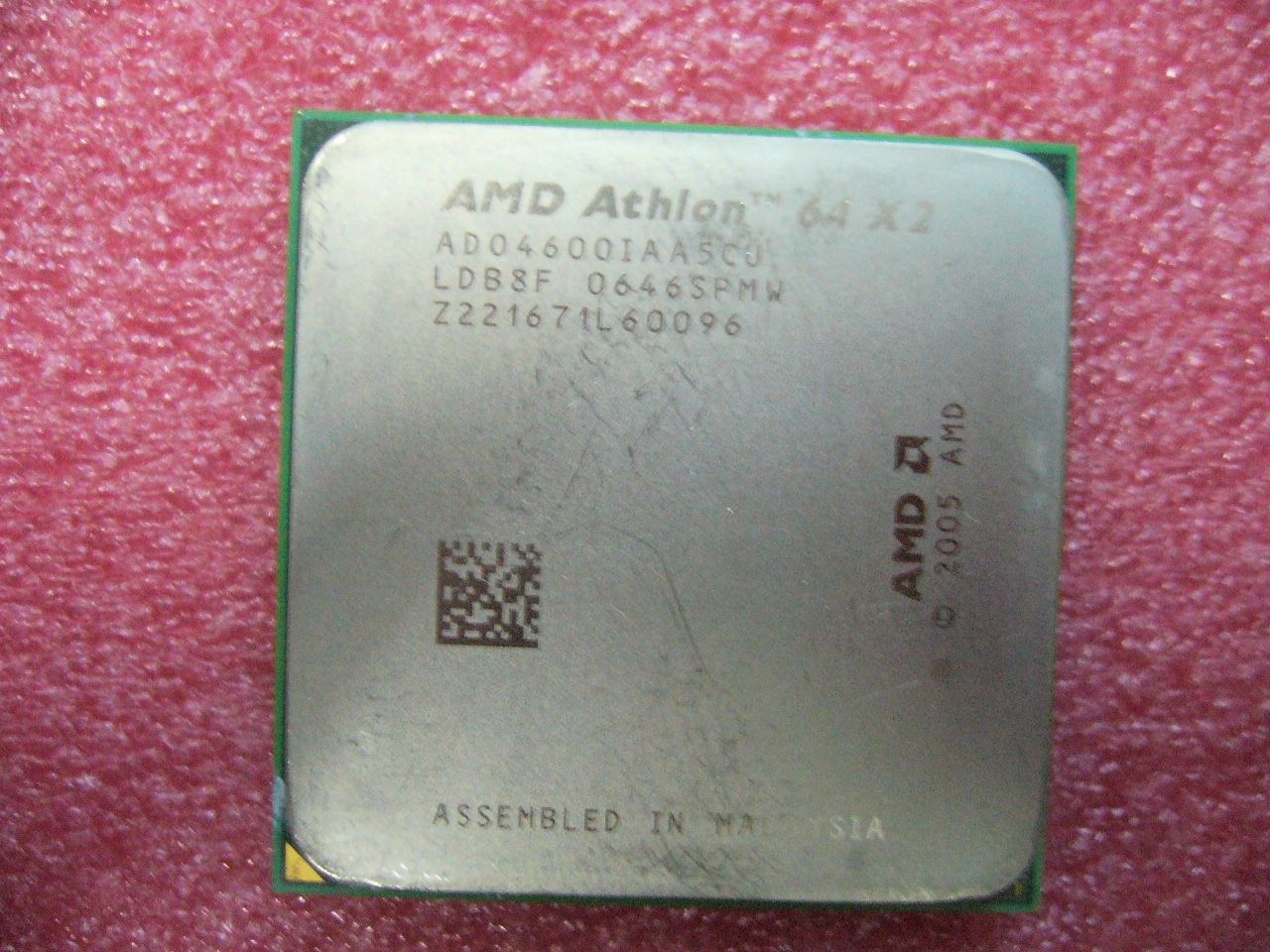 QTY 1x AMD Athlon 64 X2 4600+ 2.4 GHz Dual-Core (ADO4600IAA5CU) CPU Socket AM2