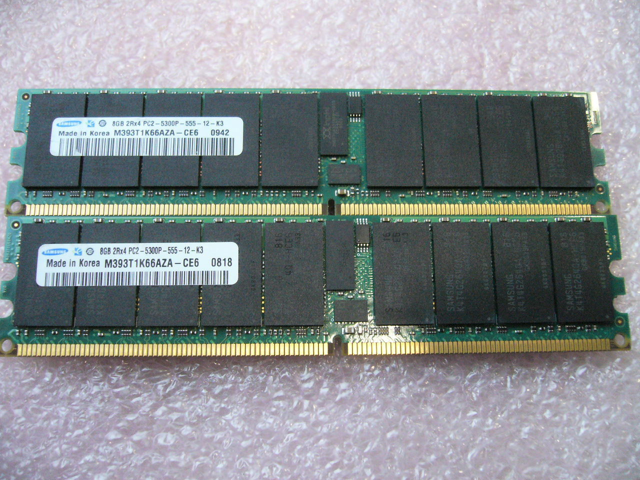 QTY 1x 8GB DDR2 PC2-5300P 2Rx4 ECC Registered Server memory M393T1K66AZA-CE6 - Click Image to Close