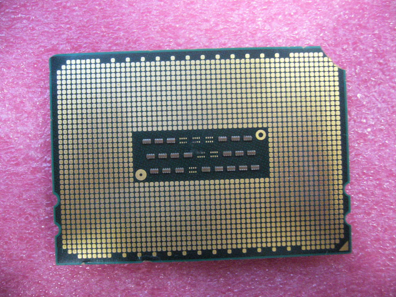 QTY 1x AMD Opteron 6272 2.1 GHz 16-Cores (OS6272WKTGGGU) CPU Tested G34 Damaged - Click Image to Close