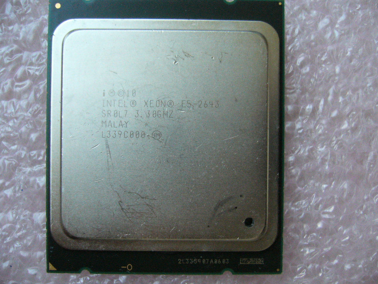 QTY 1x Intel CPU E5-2643 CPU 4-Cores 3.3Ghz 10MB Cache LGA2011 SR0L7 NOT WORKING - zum Schließen ins Bild klicken