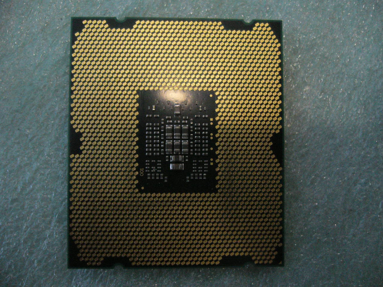 QTY 1x Intel CPU E5-2643 CPU 4-Cores 3.3Ghz 10MB Cache LGA2011 SR0L7 NOT WORKING - zum Schließen ins Bild klicken