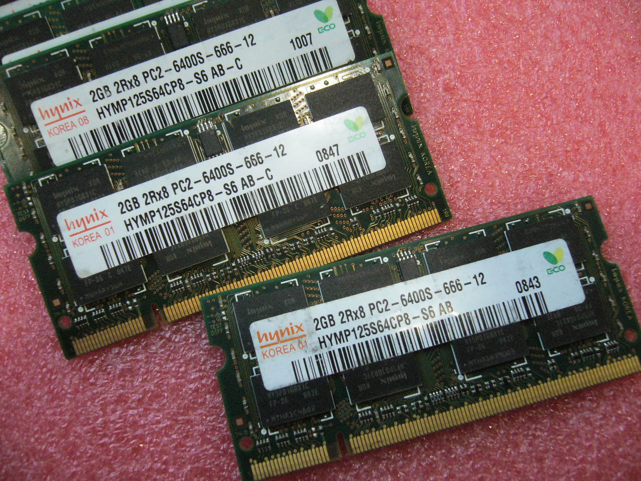 QTY 1x 2GB Hynix DDR2 PC2-6400S 200-pins SO-DIMM for laptop HYMP125S64CP8