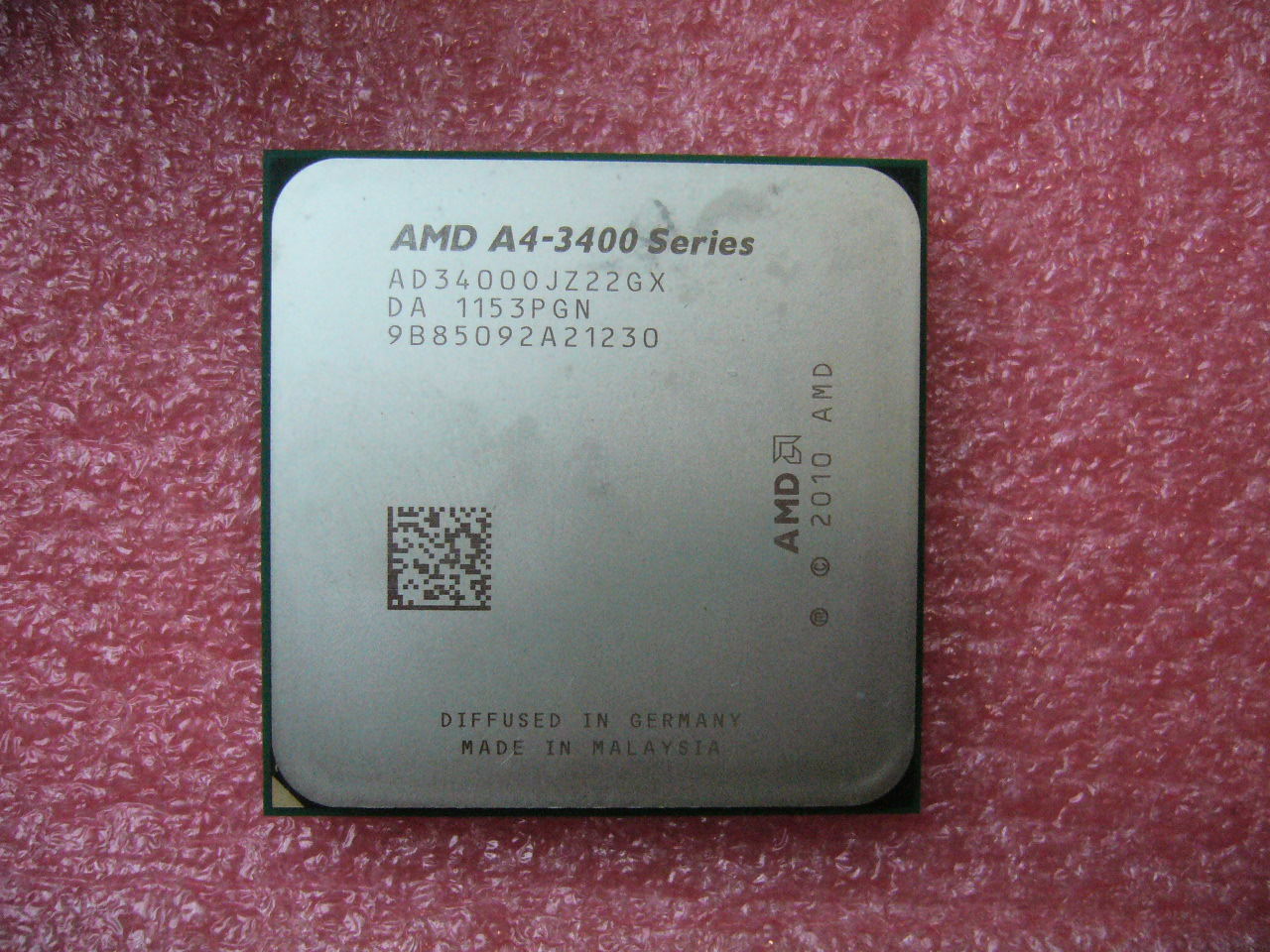 QTY 1x AMD Fusion A4-3400 2.7 GHz Dual-Core (AD34000JZ22GX) CPU Socket FM1