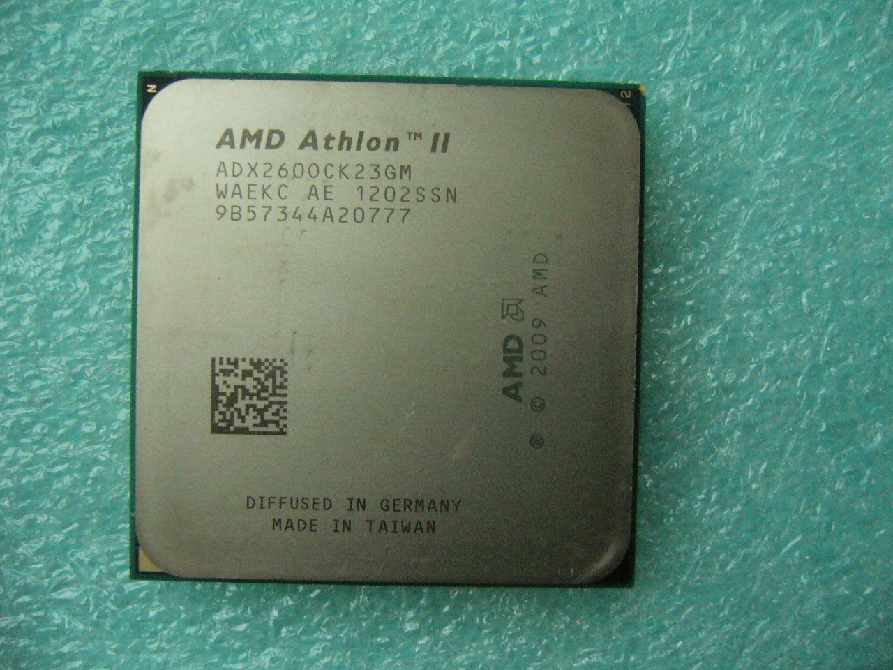 QTY 1x AMD Athlon II X2 260 3.2 GHz Dual-Core (ADX260OCK23GM) CPU Socket AM3 - zum Schließen ins Bild klicken