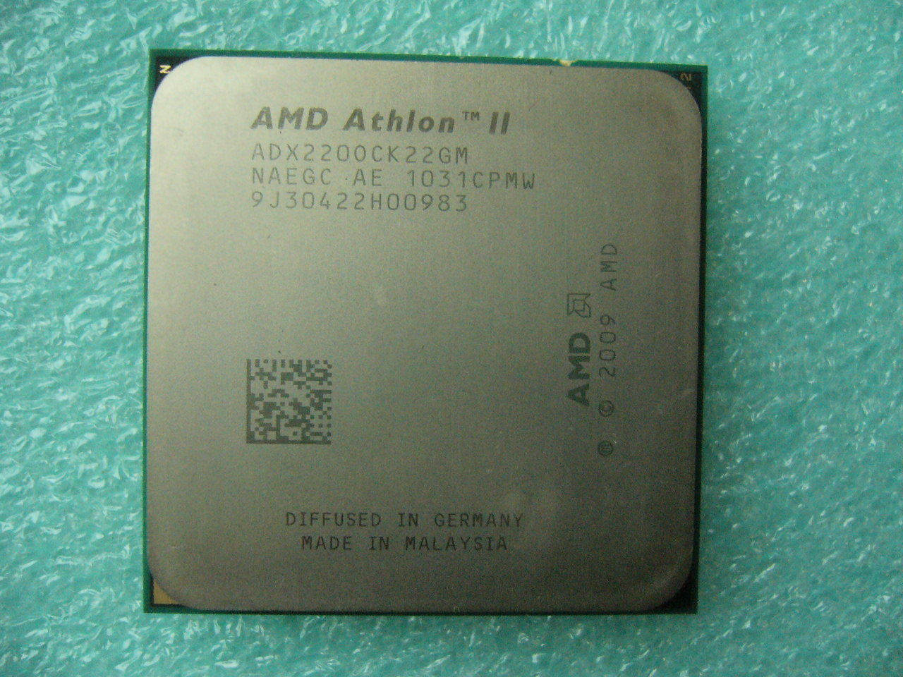 QTY 1x AMD Athlon II X2 220 2.8 GHz Dual-Core (ADX220OCK22GM) CPU Socket AM3