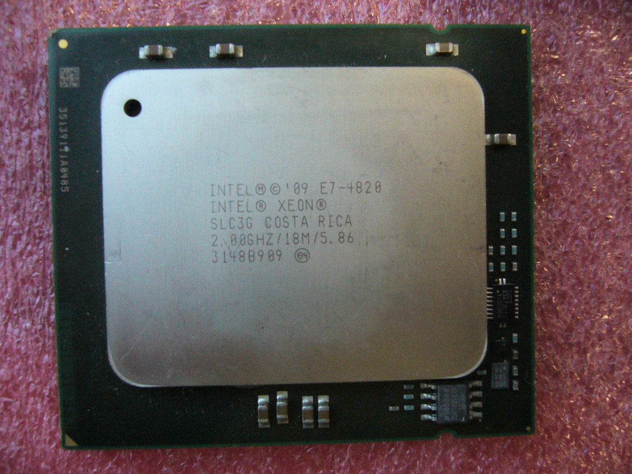QTY 1x INTEL Eight-Cores CPU E7-4820 2.00GHZ/18MB 5.86GT/s QPI LGA1567 SLC3G - zum Schließen ins Bild klicken