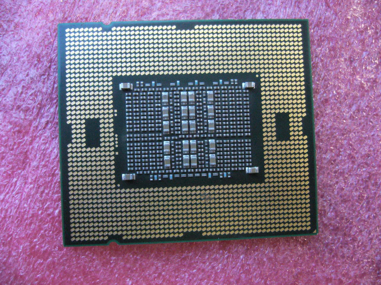 QTY 1x INTEL Eight-Cores CPU E7-4820 2.00GHZ/18MB 5.86GT/s QPI LGA1567 SLC3G - zum Schließen ins Bild klicken