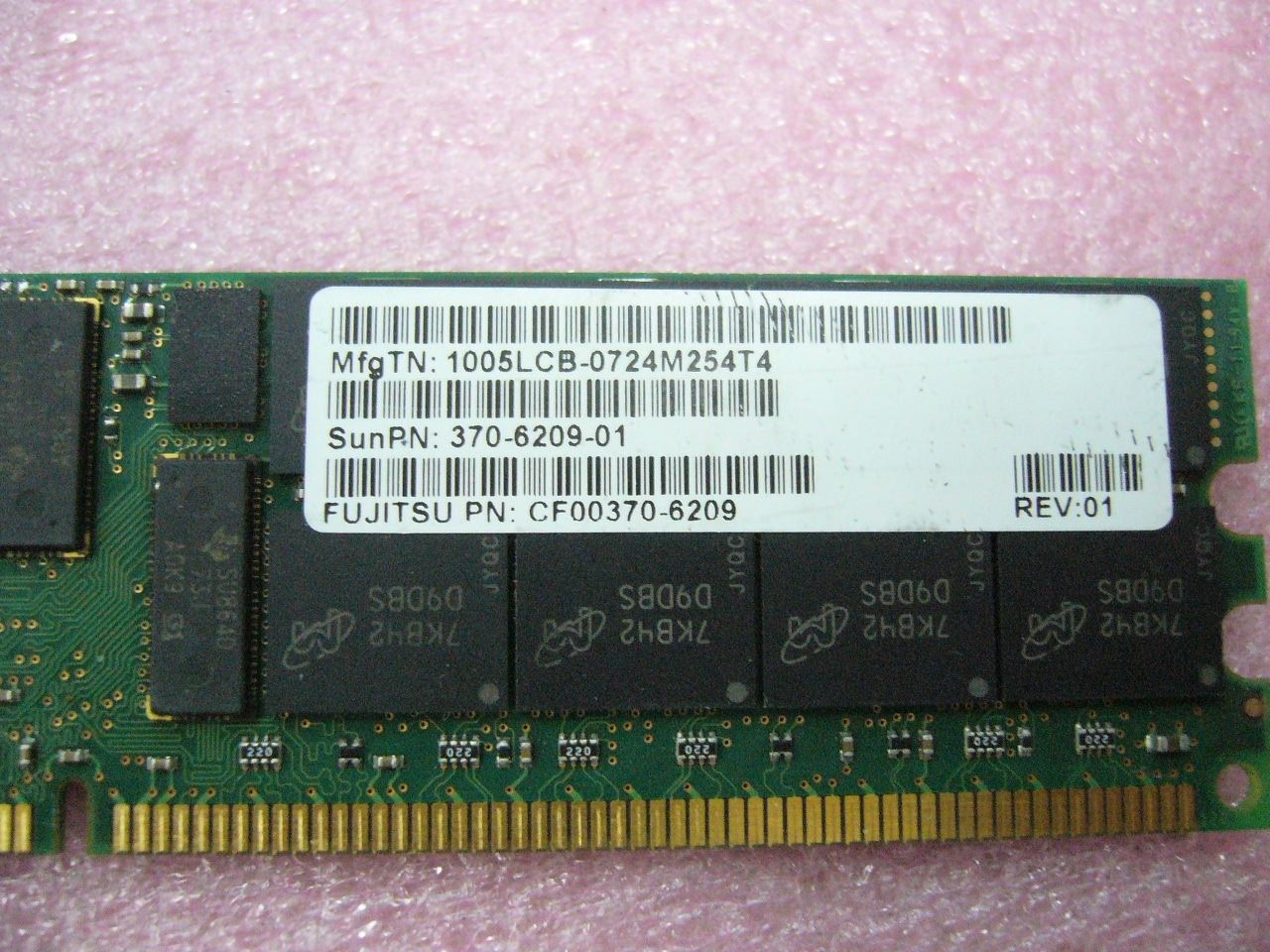 QTY 1x 2GB DDR2 PC2-4200R 2Rx4 ECC Registered Server memory Sun PN 370-6209-01 - Click Image to Close