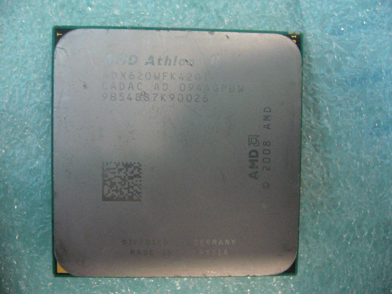 QTY 1x AMD Athlon II X4 620 2.6 GHz Quad-Core (ADX620WFK42GI CPU AM3 938-Pin - Click Image to Close