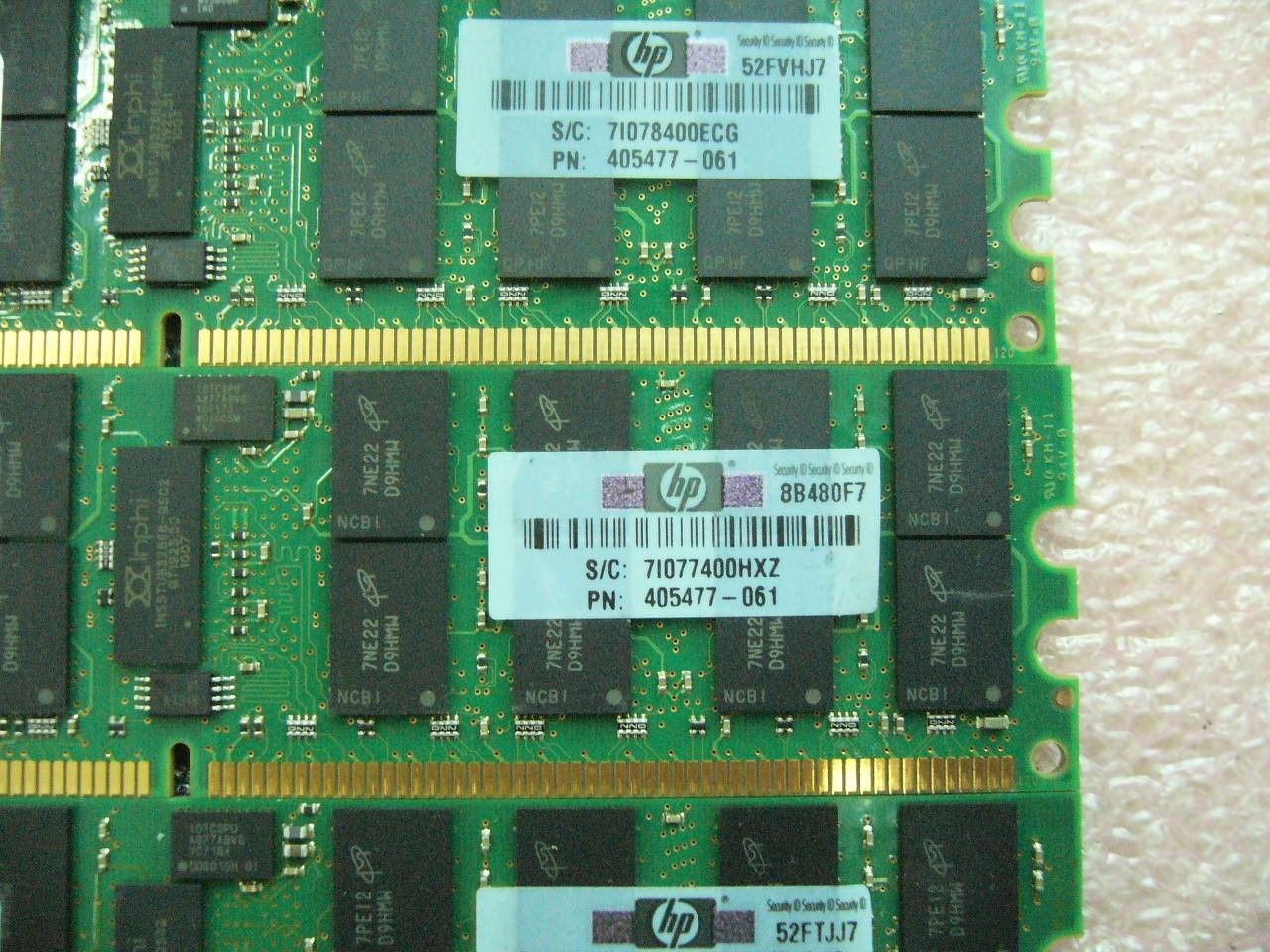 QTY 1x 4GB PC2-5300P 2Rx4 DDR2 677MHz ECC Registered Memory HP P/N 405477-061 - zum Schließen ins Bild klicken