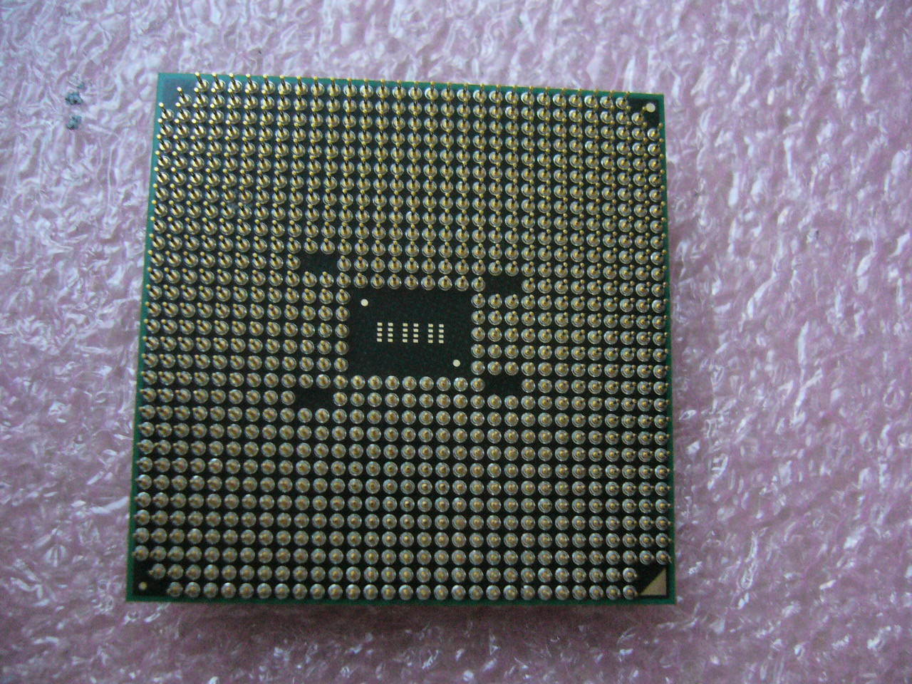 QTY 1x AMD A6-3600 2.1 GHz Quad-Core (AD3600OJZ43GX) CPU Socket FM1 NOT WORKING - zum Schließen ins Bild klicken