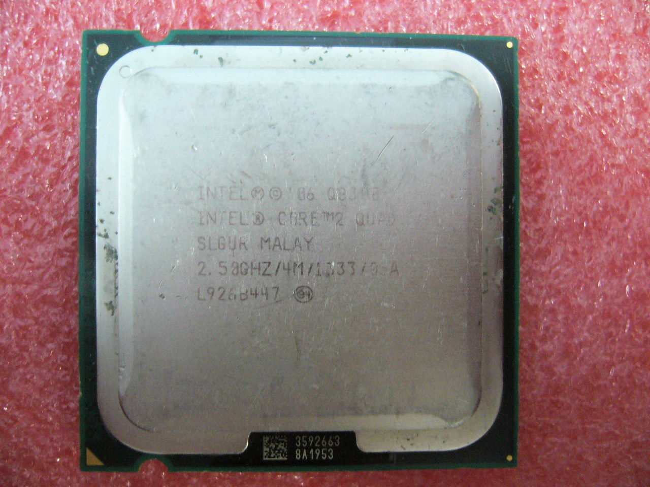 QTY 1x INTEL Core2 Quad Q8300 CPU 2.50GHz/4MB/1333Mhz LGA775 SLGUR SLB5W - zum Schließen ins Bild klicken