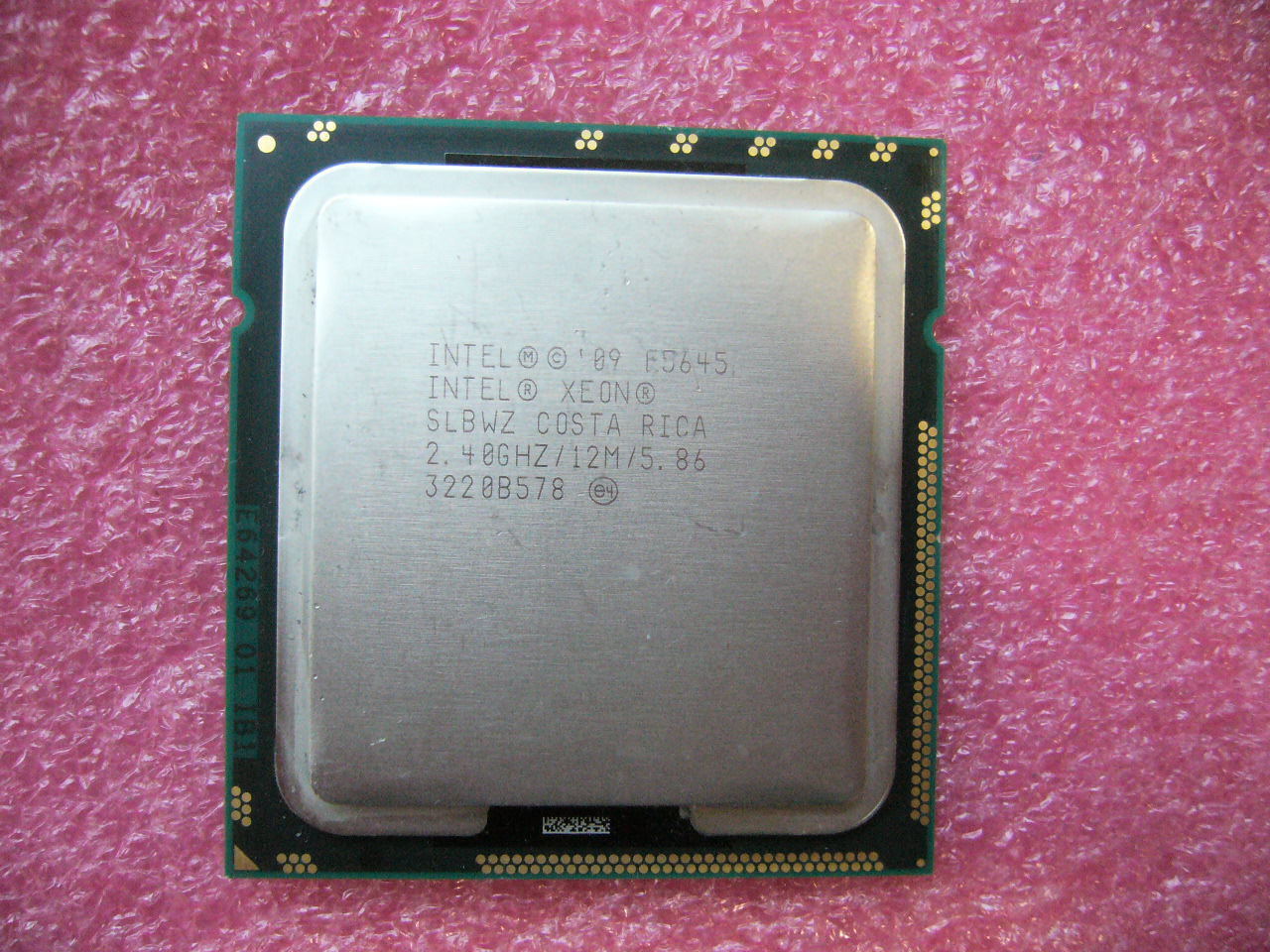 QTY 1x INTEL Six-Cores Xeon CPU E5645 2.40GHZ/12MB LGA1366 SLBWZ