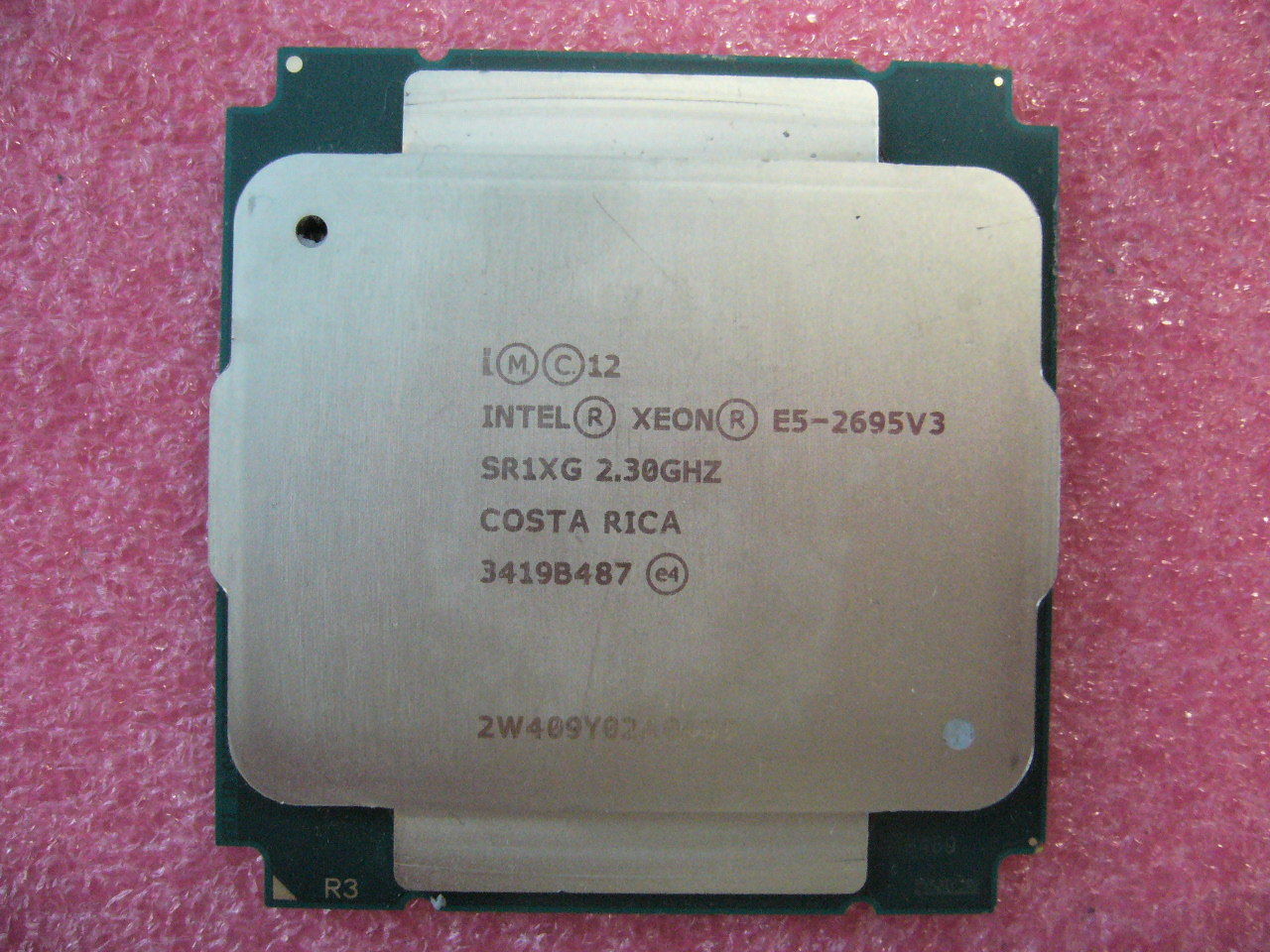 QTY 1x Intel E5-2695 V3 Xeon CPU 14-Cores 2.3Ghz 35MB Cache LGA2011 SR1XG - zum Schließen ins Bild klicken