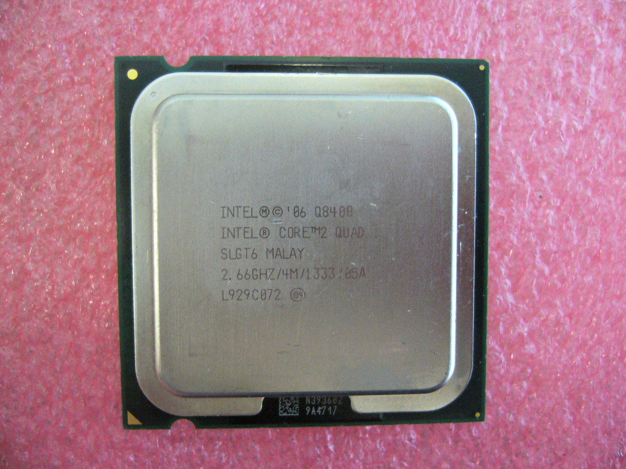 QTY 1x INTEL Core2 Quad Q8400 CPU 2.66GHz/4MB/1333Mhz LGA775 SLGT6 - zum Schließen ins Bild klicken
